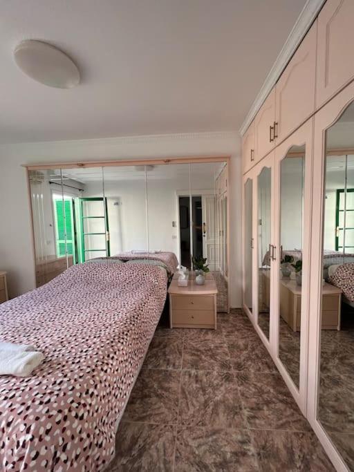 New Modern & Centrally-Located Apartment Арона Екстер'єр фото