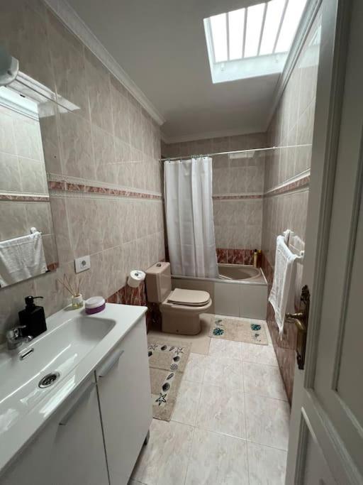 New Modern & Centrally-Located Apartment Арона Екстер'єр фото